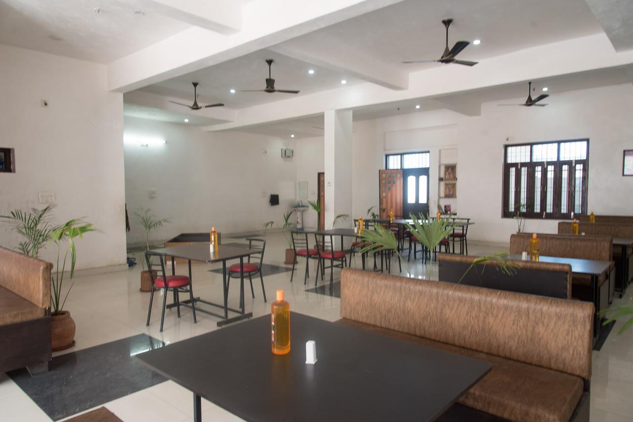 Oyo 11743 Hotel Shree Krishna Udaipur Extérieur photo