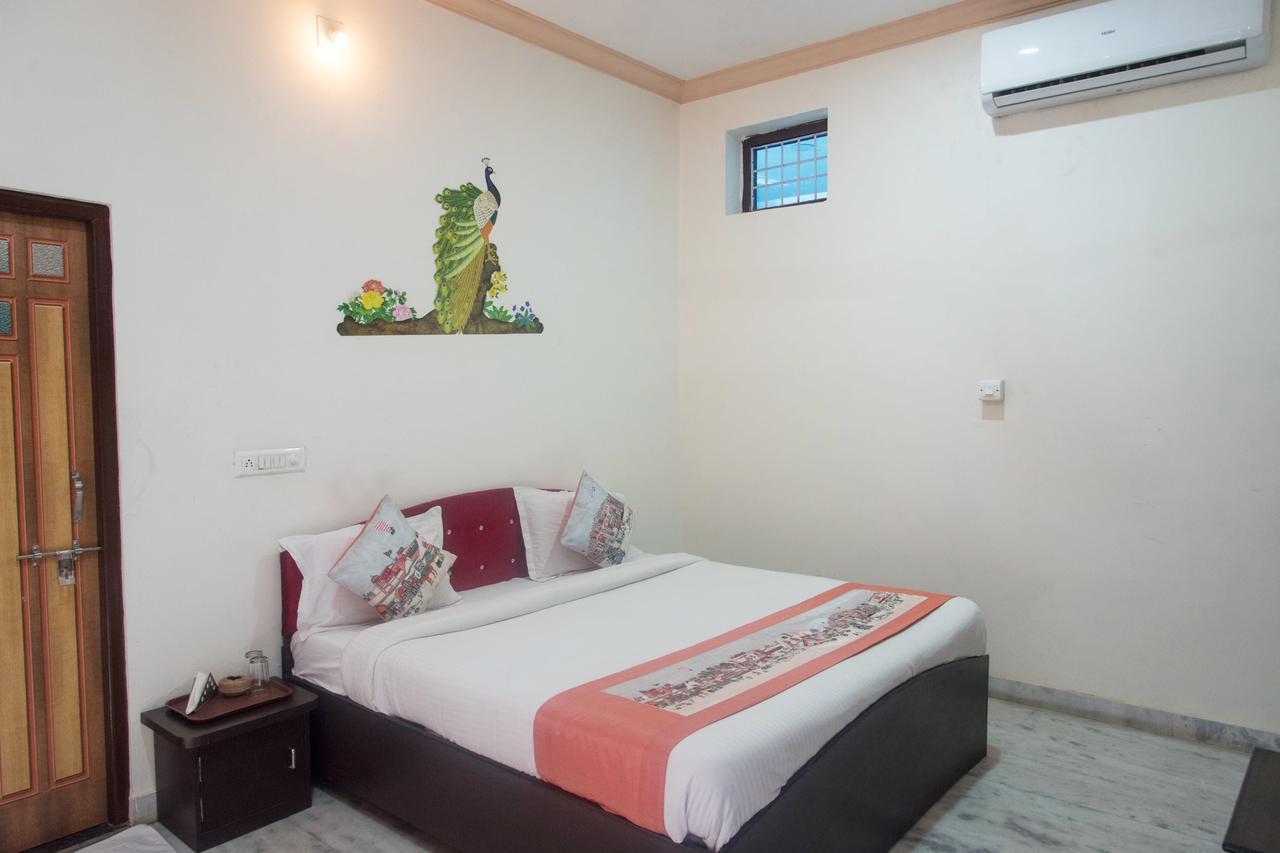 Oyo 11743 Hotel Shree Krishna Udaipur Extérieur photo